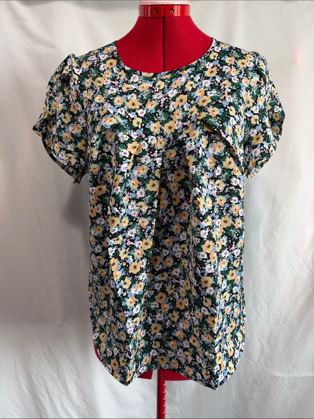 Women's Floral Short-Sleeve Blouse - Green with Yellow Floral